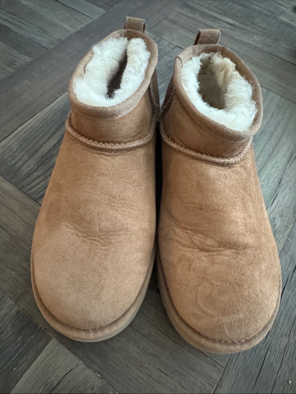 UGG Classic Ultra Mini Boots Chestnut Women’s 7 Sheepskin